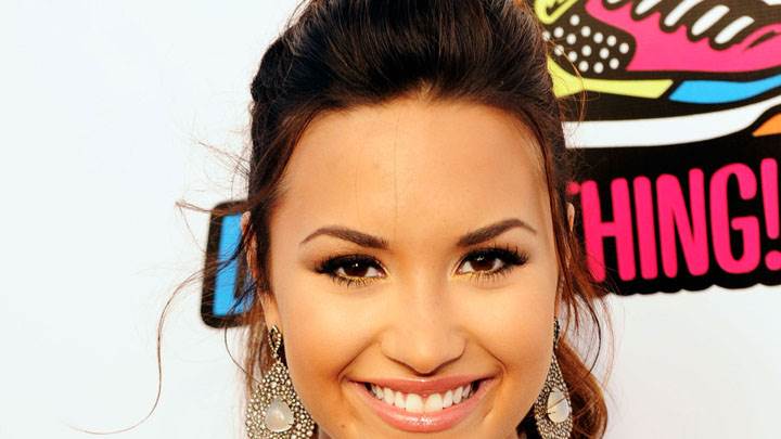 Demi Lovato Smiling Face Closeup In Vh1 Do Something Awards